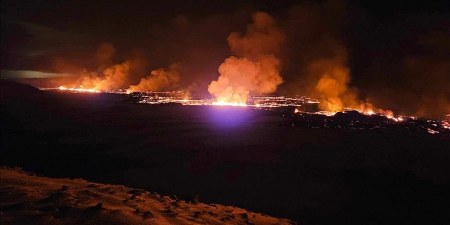 İzlanda'da yanardağ patlaması nedeniyle tahliye edilenlerin evlerine dönmesine izin verildi