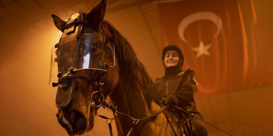 Ankara Emniyet Müdürlüğü bünyesindeki "atlı polisler" zorlu eğitimlerin ardından göreve başlıyor