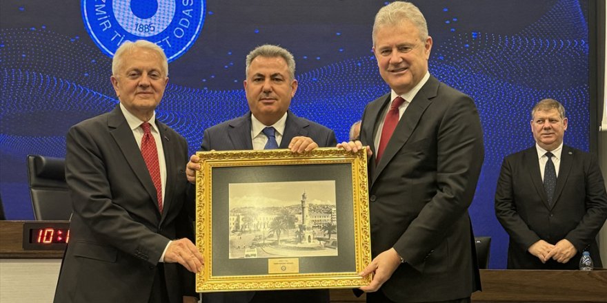 İzmir Valisi Elban İzmir Ticaret Odası'nın meclis toplantısına konuk oldu