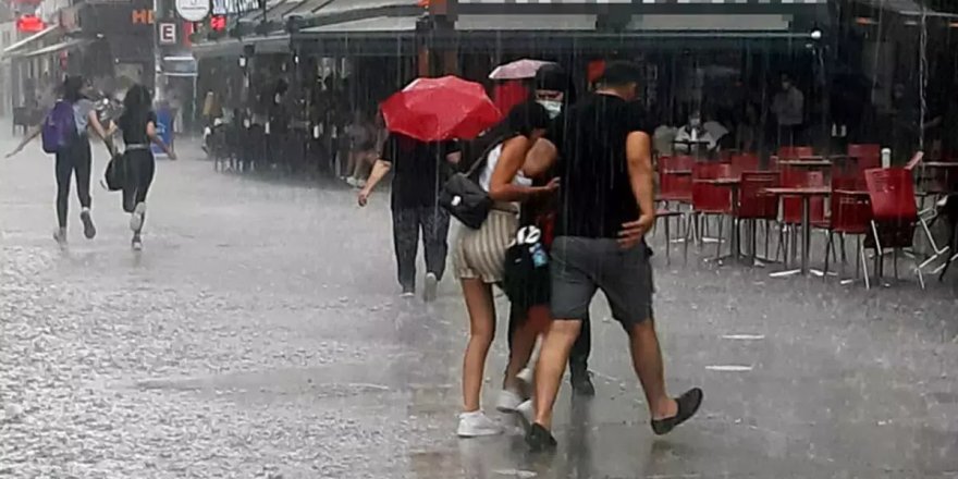 Meteoroloji'den uyarı: Kuvvetli sağanak ve kar yağışı geliyor