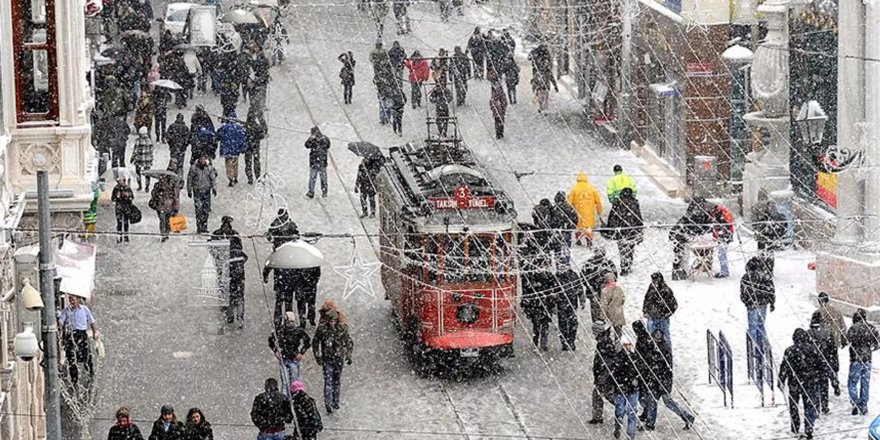 İstanbul'a lapa lapa kar için tarih: Uzmanı 'Öyle bir kış geliyor ki' diyerek uyardı