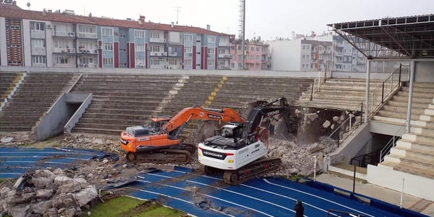 Aydın'daki Adnan Menderes Stadyumu yıkılıyor