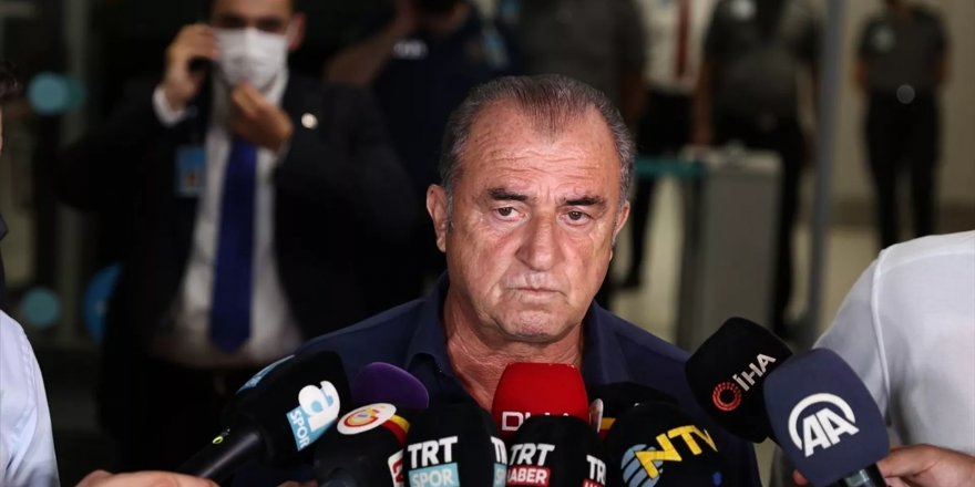 Fatih Terim 'sahaya indi': İlk maçının 4. dakikasında hakemin kararına verdiği tepki gündeme oturdu