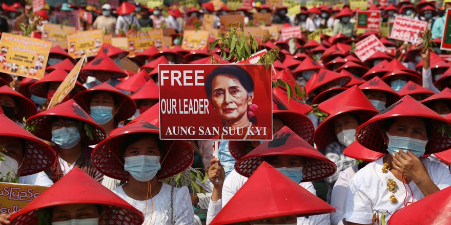 Myanmar'ın devrik lideri Suu Kyi'ye yeni suçlama: "Devlet sırları yasasını ihlal"