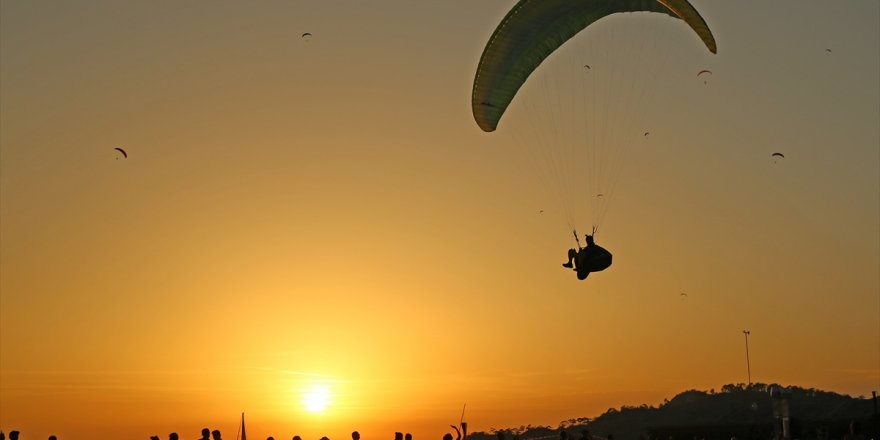 Babadağ'dan geçen yıl 233 bin 314 yamaç paraşütü uçuşu gerçekleşti