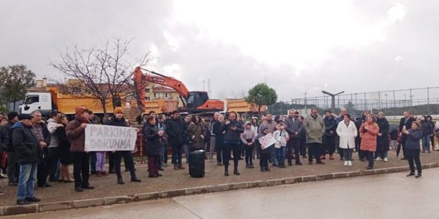 Çocuk parkında market inşaatına protesto