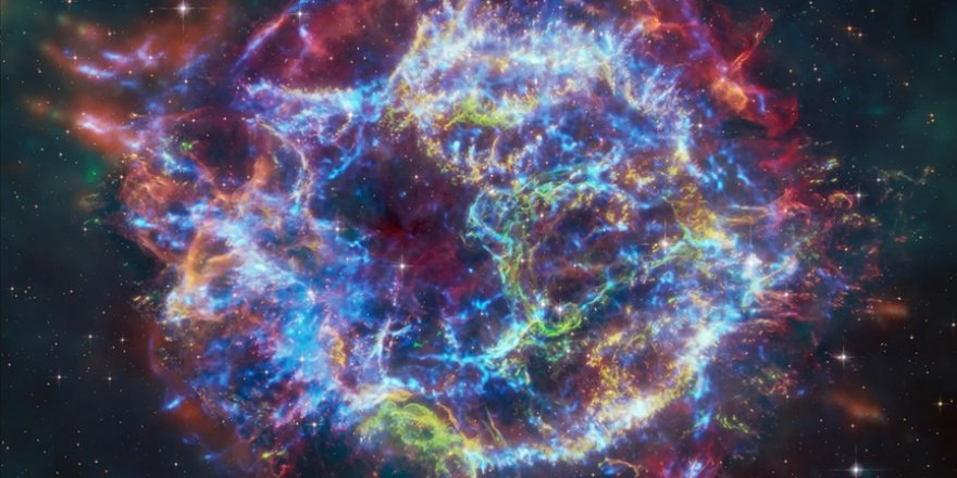 NASA, teleskoplarıyla süpernova kalıntısındaki "Yeşil Canavar"ın izini sürüyor