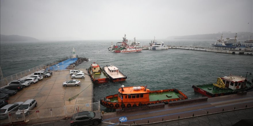 Çanakkale Boğazı fırtına nedeniyle transit gemi geçişlerine kapatıldı