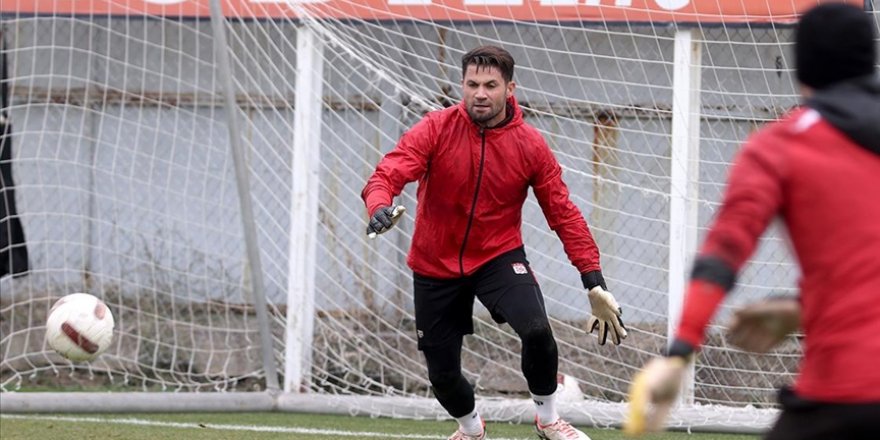Sivasspor'ta kaleci Ali Şaşal Vural ligin ilk yarısında eldivenini hiç çıkarmadı