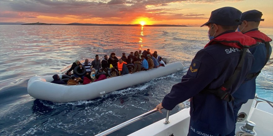 İzmir açıklarında 45 düzensiz göçmen kurtarıldı, 185 düzensiz göçmen yakalandı