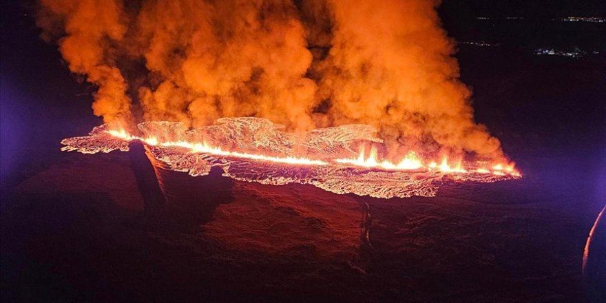 İzlanda'nın Reykjanes Yarımadası'nda yanardağ patlaması yaşandı