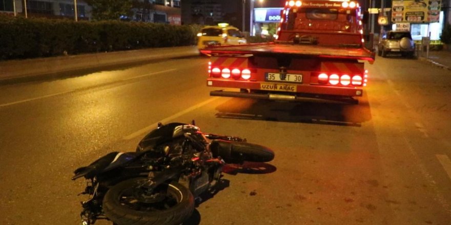 İzmir'de minibüsle çarpışan motosikletin sürücüsü öldü