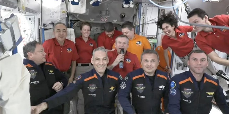 İlk Türk astronot Gezeravcı'nın da yer aldığı Ax-3 ekibi istasyona giriş yaptı