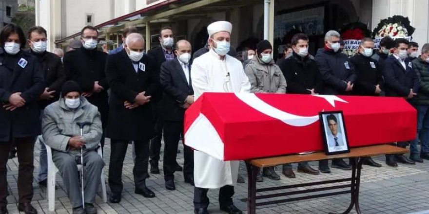 Aydın'da ölü bulunan Kaymakam Yılmaz Kurt'un cenazesi, Trabzon'da toprağa verildi