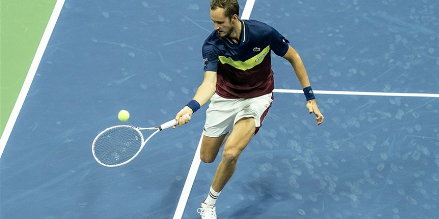 Avustralya Açık'ta Medvedev çeyrek finale kaldı