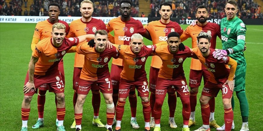 Galatasaray geri düştüğü maçta galibiyete 3 golle uzandı