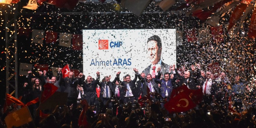 CHP'nin Muğla Büyükşehir Belediye Başkan adayı Aras, partililer tarafından karşılandı