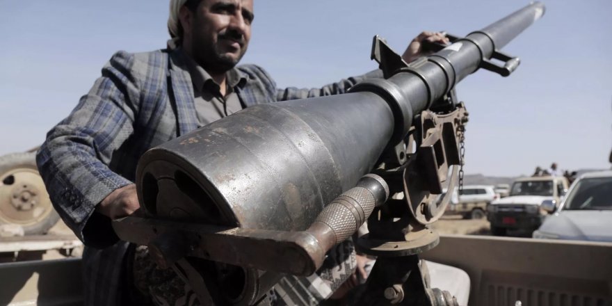 Yemen'deki Husiler: İsrail'de belirli noktaları çok sayıda balistik füzeyle hedef aldık