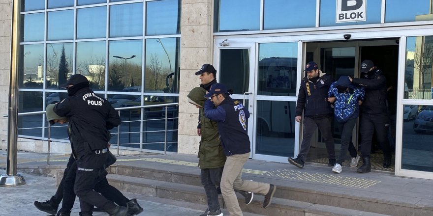 Sibergöz-21 operasyonu kapsamında Uşak'ta yakalanan 10 şüpheli tutuklandı