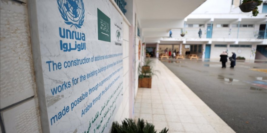 İsrail bankası, abluka altındaki Gazze’de Filistinlilere yardım eden UNRWA'nın hesabını bloke etti