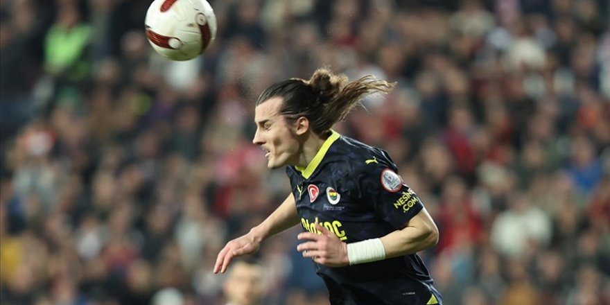 Fenerbahçe'nin yeni transferi Çağlar Söyüncü, 4 kupayı da kazanacaklarına inanıyor
