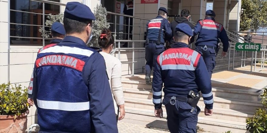 İzmir'de fabrika ve inşaatlardan hırsızlık yaparken yakalanan 2 kişi tutuklandı