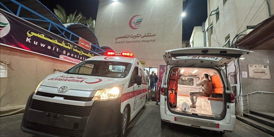 Filistin Kızılayı: İsrail askerleri, Emel Hastanesindeki ambulansların anahtarlarını çaldı