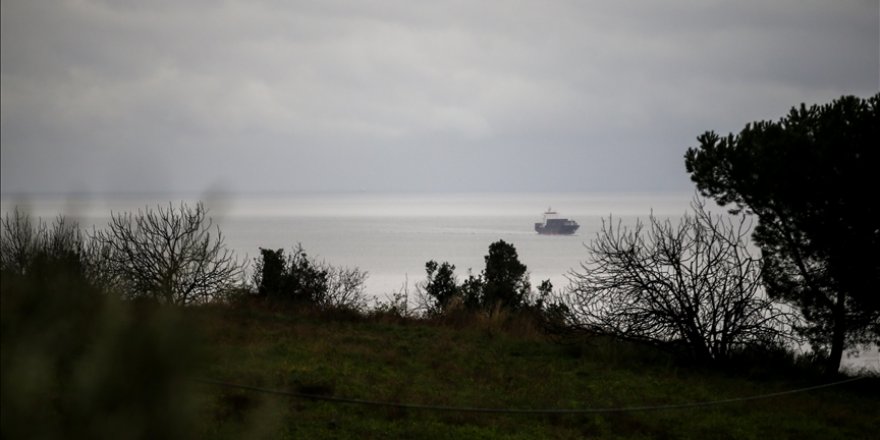 Marmara Denizi'nde batan kargo gemisinin mürettebatı için kurtarma çalışması başladı