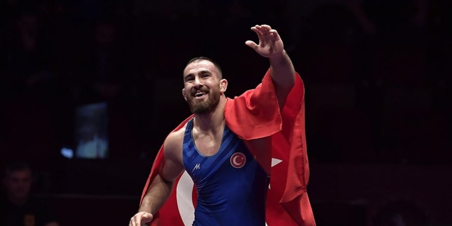 Milli güreşçi Feyzullah Aktürk, üst üste 3'üncü Avrupa şampiyonluğunu elde etti