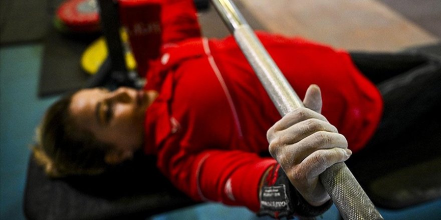 Milli para halterci Nazmiye Muratlı, Dünya Kupası'nda gümüş madalya kazandı