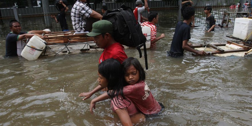 Endonezya’daki sel ve heyelan felaketinde can kaybı 70’e yükseldi