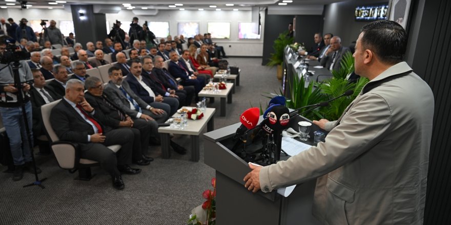 Cumhur İttifakı'nın İzmir Büyükşehir Belediye Başkan adayı Dağ, esnafla bir araya geldi
