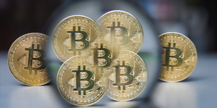 Bitcoin'in fiyatı 71 bin doların üzerine çıkarak rekor tazeledi