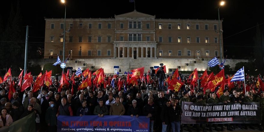 Yunanistan'da, ülkenin AB ve NATO askeri operasyonlarına katılmasına karşı eylem düzenlendi