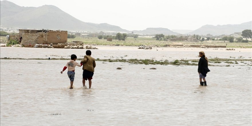 Yemen'de şiddetli yağış ve sel, 6 binden fazla yerinden edilmiş aileyi etkiledi