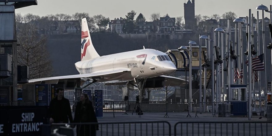 New York'ta bakımı tamamlanan Concorde uçağı sergilendiği müzeye geri döndü