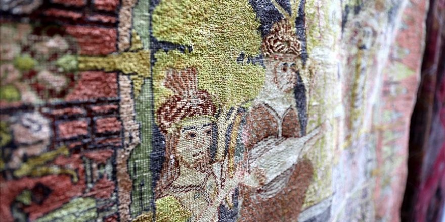 Sivas'ta 1000 yıllık Selçuklu halısı müzede sergileniyor