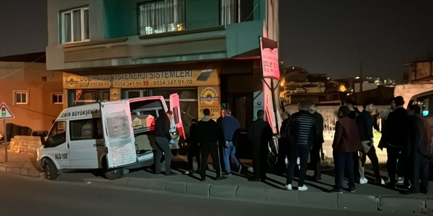 İzmir'de bir kişi tartıştığı karısını bıçakla öldürdü