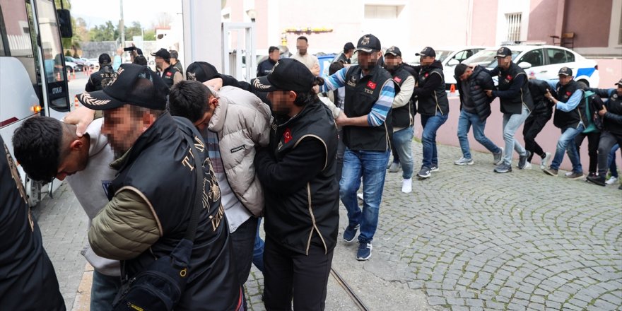 İzmir'de DEM Parti'nin düzenlediği Nevruz mitingine ilişkin 6 şüpheli tutuklandı