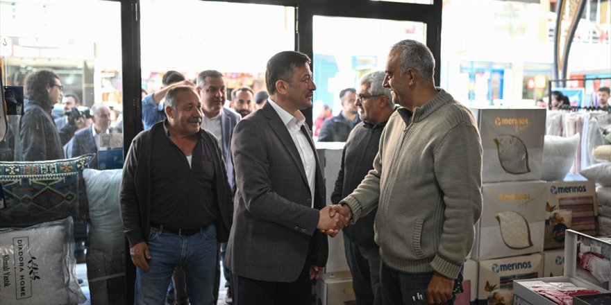 Cumhur İttifakı İzmir adayı Dağ, Torbalı'da esnafı ziyaret etti