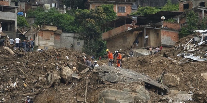 Brezilya'da şiddetli yağışların yol açtığı toprak kaymalarında ölü sayısı 23'e yükseldi