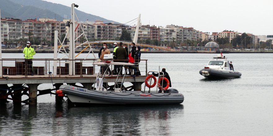 İzmir Körfezi'nde oltaya erkek cesedi takıldı