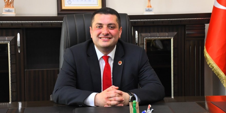 Torbalı Belediye Başkanı seçilen Övünç Demir, mazbatasını aldı