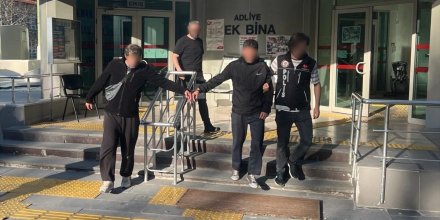 Kütahya'da uyuşturucu operasyonunda yakalanan 2 zanlı tutuklandı