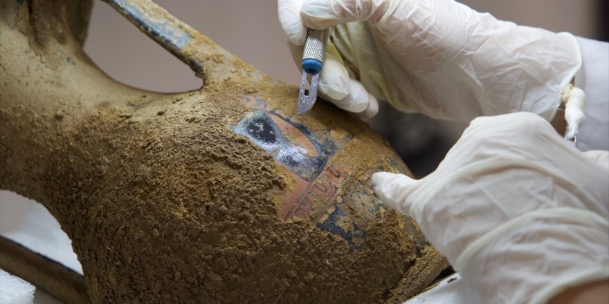 Bodrum'da lahit mezarda bulanan eserler arkeoloji dünyasına ışık tutacak