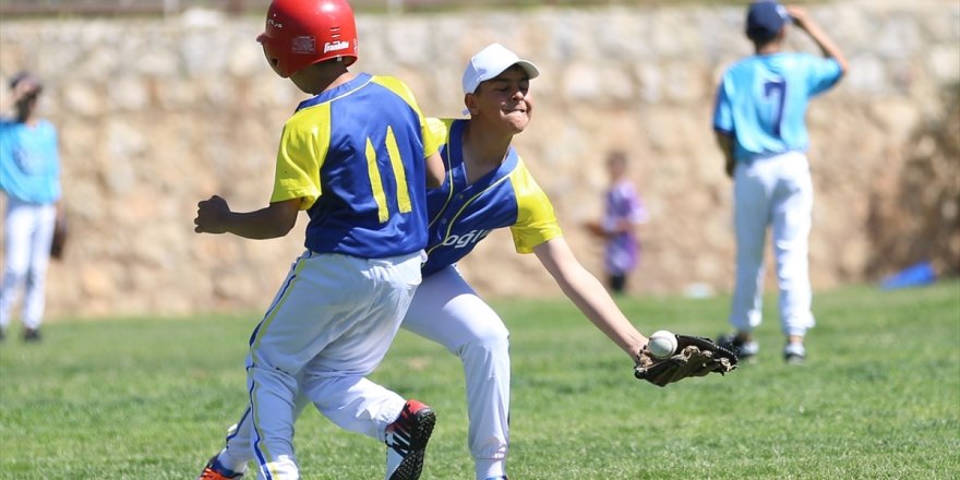 Okul Sporları Beyzbol Türkiye Şampiyonası Fethiye'de başladı