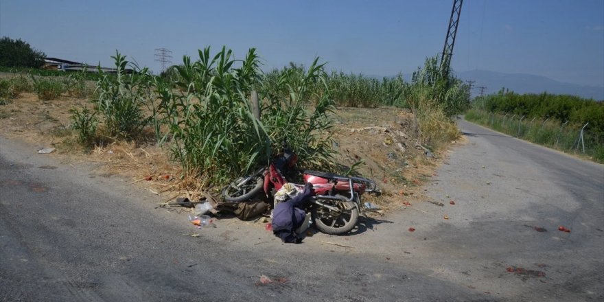 Manisa'da sepetli motosikletin altında kalan sürücü hayatını kaybetti
