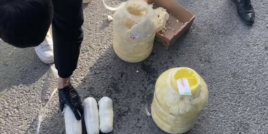 Uşak'ta yolcu otobüsünde 2 kilo 670 gram uyuşturucu ele geçirildi