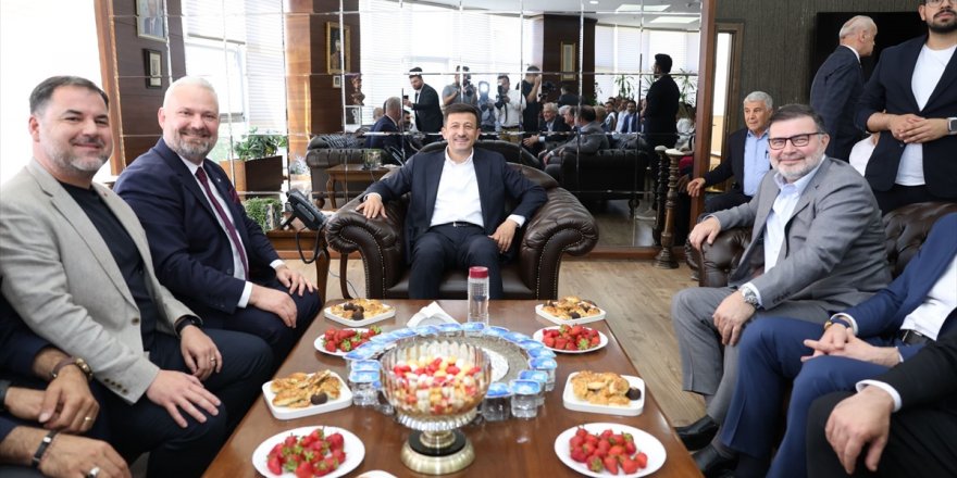 AK Parti Genel Başkan Yardımcısı Dağ'dan İzmir'de belediye ziyaretleri