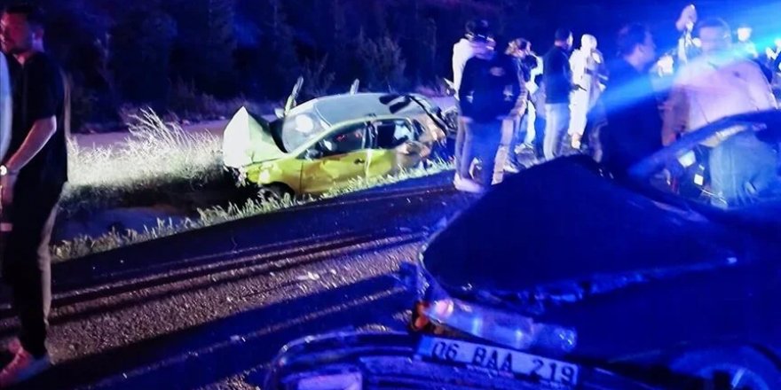 Eskişehir'deki zincirleme trafik kazasında 10 kişi yaralandı